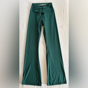 Victoria’s Secret On Point Green Flare Yoga Pants Scrunch Waist Small